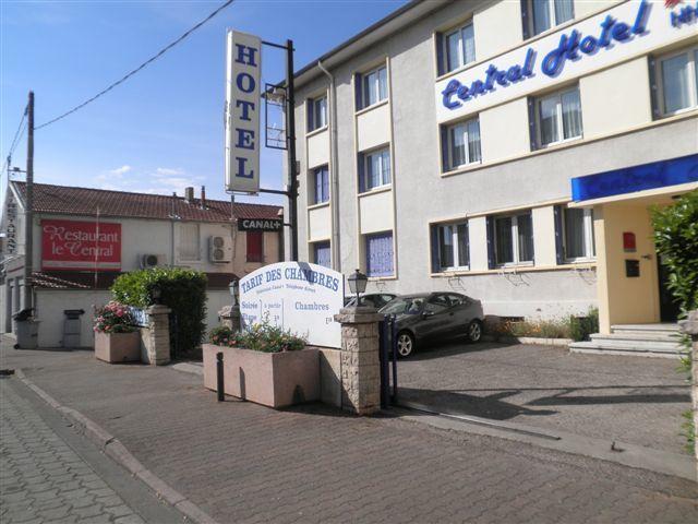 Central Hotel Сен-Приест Экстерьер фото