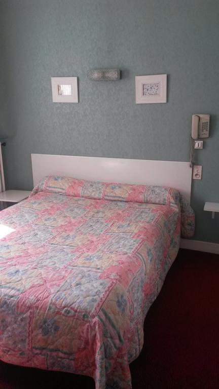 Central Hotel Сен-Приест Экстерьер фото